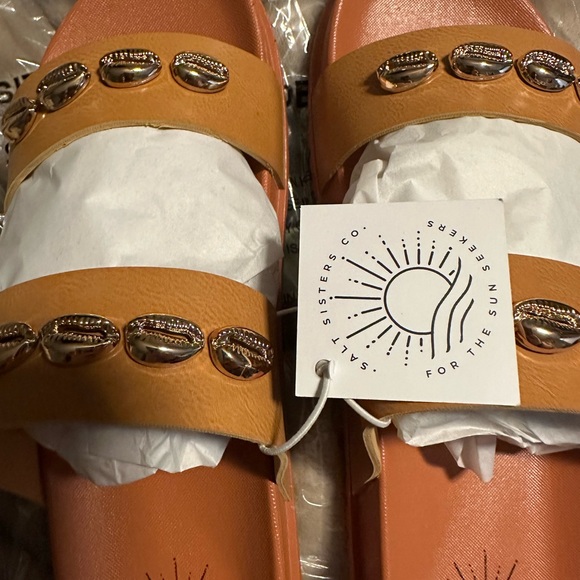 Brand New With Tags Salt Sisters Seashell Sandals - 7/8 - Picture 3 of 6